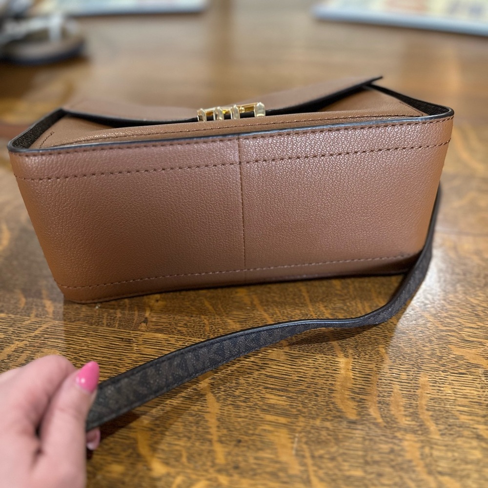 EUC Michael Kors Brown Leather Sylvia Crossbody Bag - Picture 6 of 8